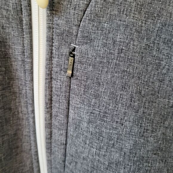 2/$30 Fleece lined Jacket with Hood and Zipped Pockets. - Picture 6 of 9